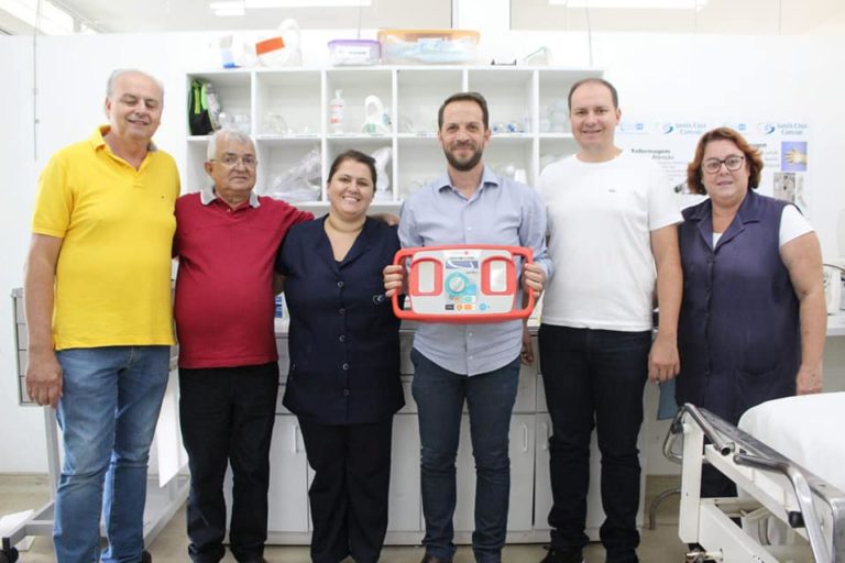 Read more about the article Empresários de Capivari fazem doação de desfibrilador para a Santa Casa