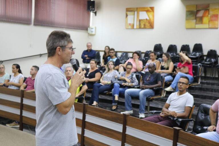 Read more about the article Legislativo e diretores se reúnem para estreitar relações e sanar dúvidas da população