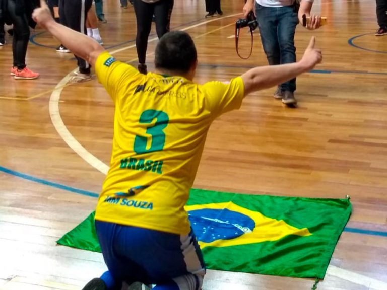 You are currently viewing Brasil vence Argentina e conquista primeiro título mundial de futsal down